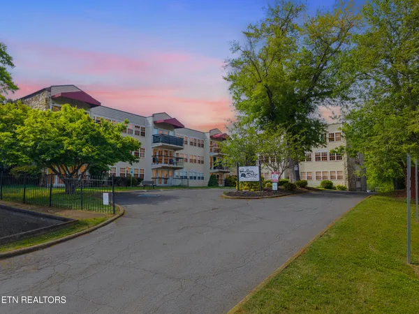 $325,000 | 2749 Sullins Street Southwest, Unit 211, Knoxville, TN 37919