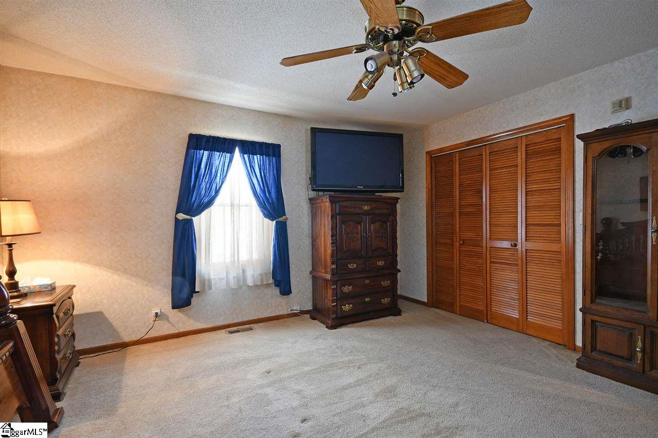 1011 Cherokee Road Pelzer, SC 29669 - Photo 31 of 36
