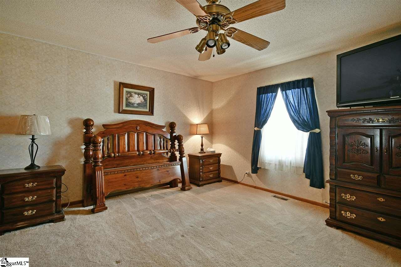 1011 Cherokee Road Pelzer, SC 29669 - Photo 32 of 36