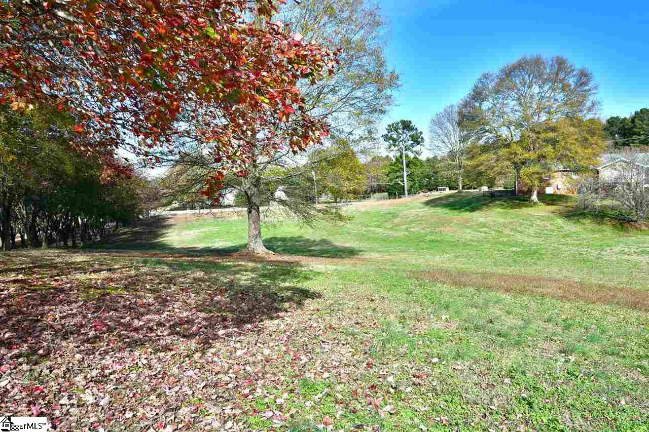 1011 Cherokee Road Pelzer, SC 29669 - Photo 5 of 36
