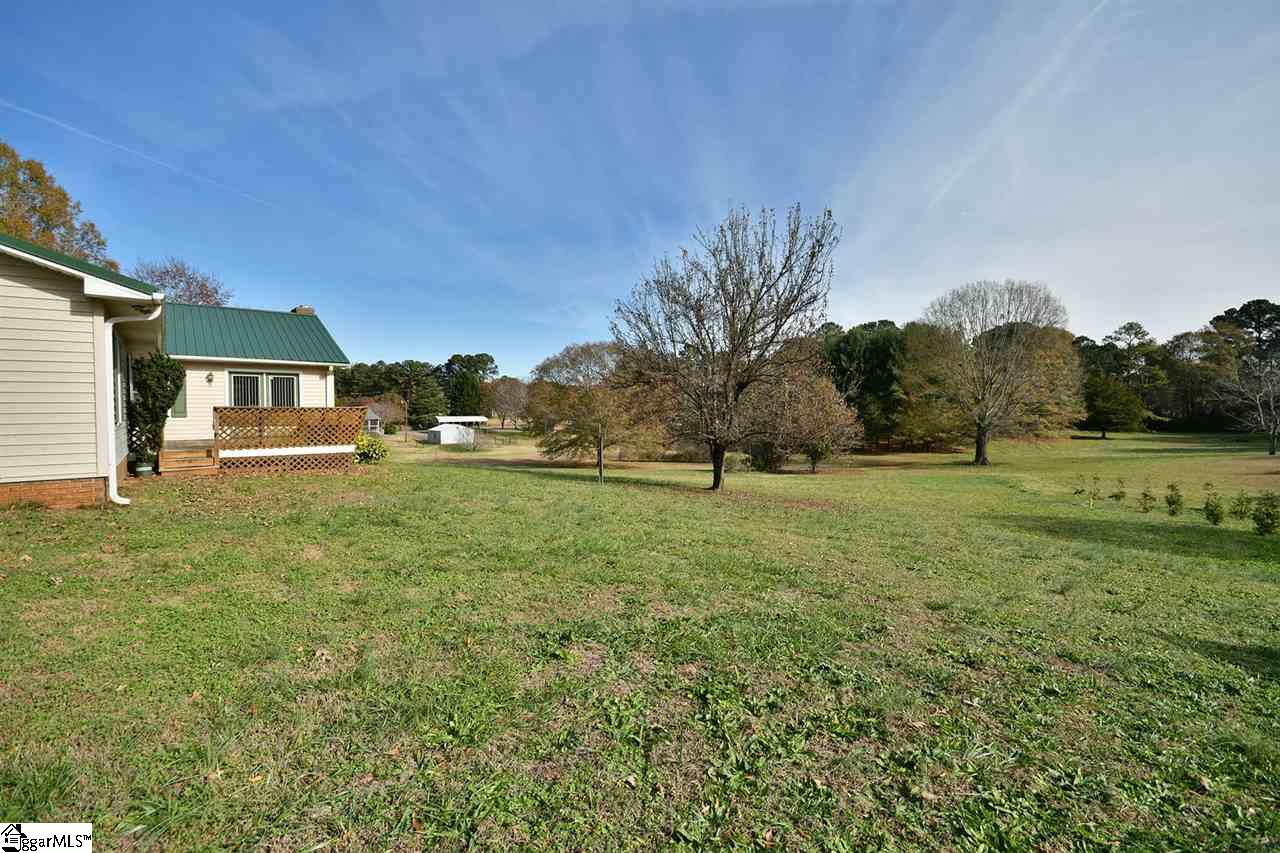 1011 Cherokee Road Pelzer, SC 29669 - Photo 7 of 36