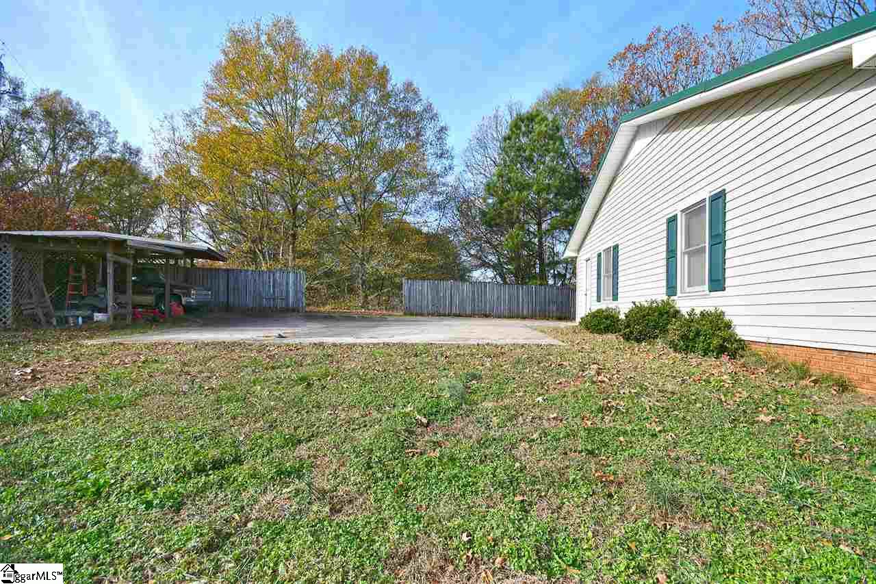 1011 Cherokee Road Pelzer, SC 29669 - Photo 10 of 36