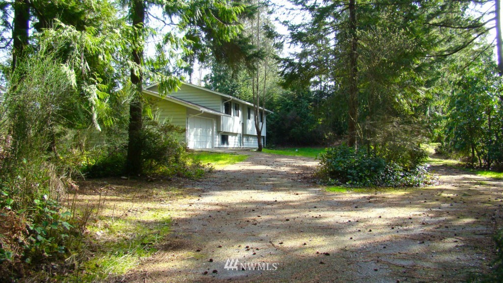 3219 Locker Road Southeast Port Orchard, WA 98366 - Photo 3 of 18 Gallery Image 3
