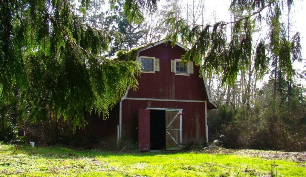 3219 Locker Road Southeast Port Orchard, WA 98366 - Photo 4 of 18 Gallery Image 4