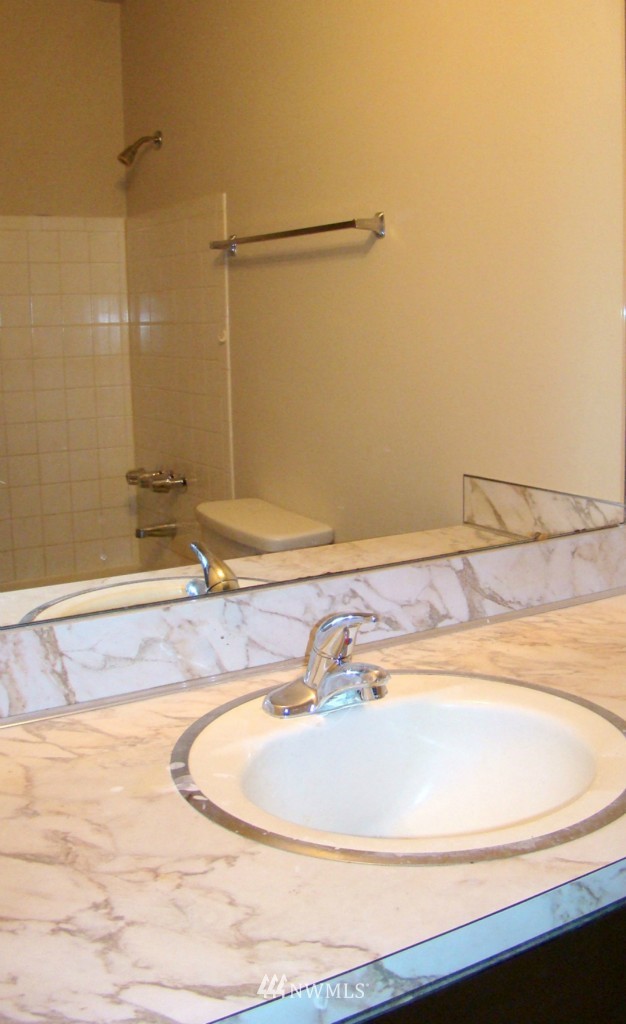 3219 Locker Road Southeast Port Orchard, WA 98366 - Photo 10 of 18 Gallery Image 10