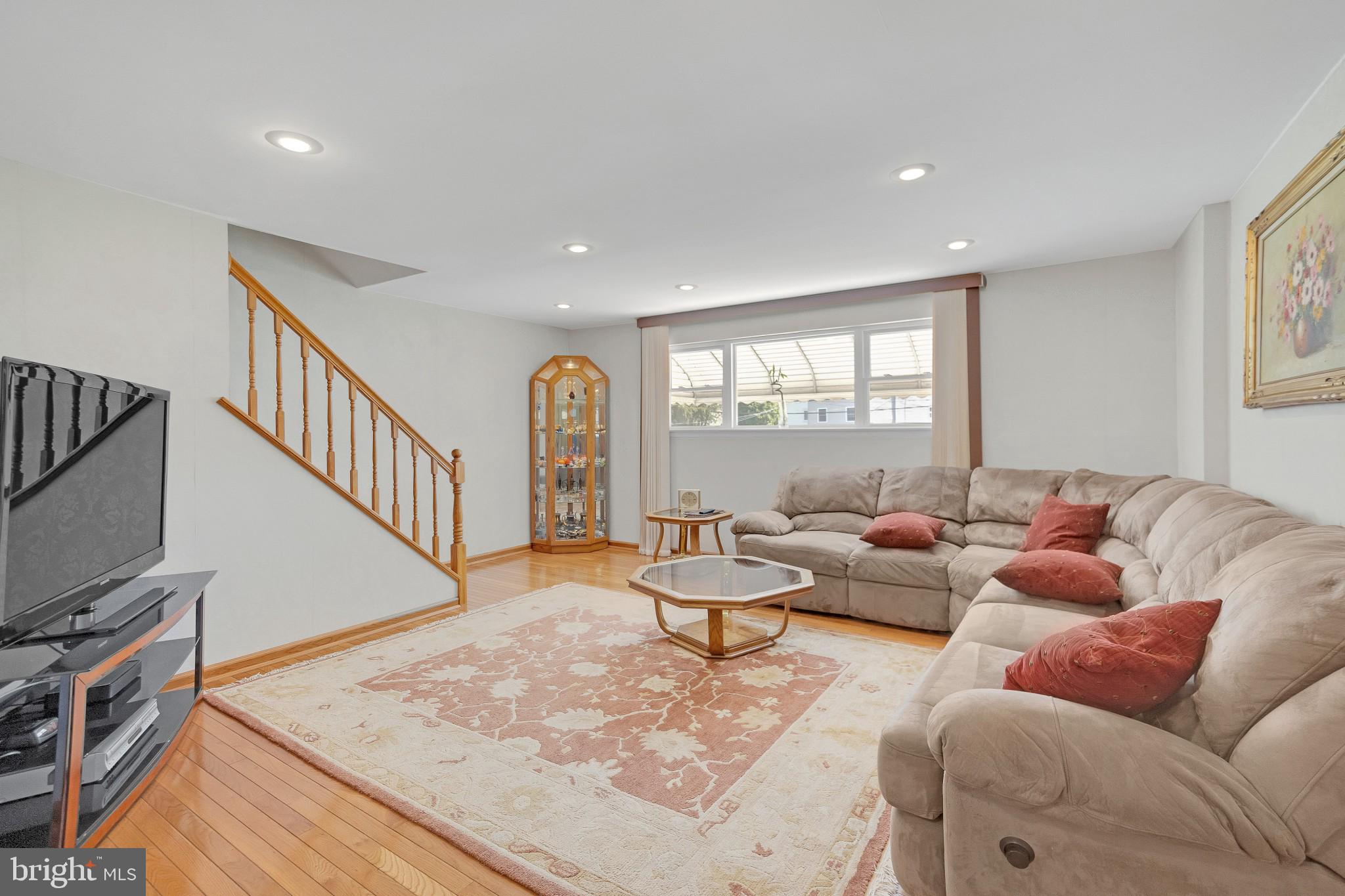 827 Avon Road Philadelphia, PA 19116 - Photo 11 of 31