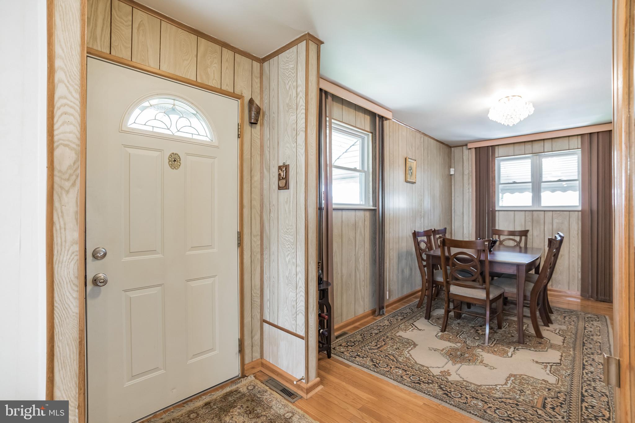 827 Avon Road Philadelphia, PA 19116 - Photo 12 of 31 Entry Door and Dining Area
