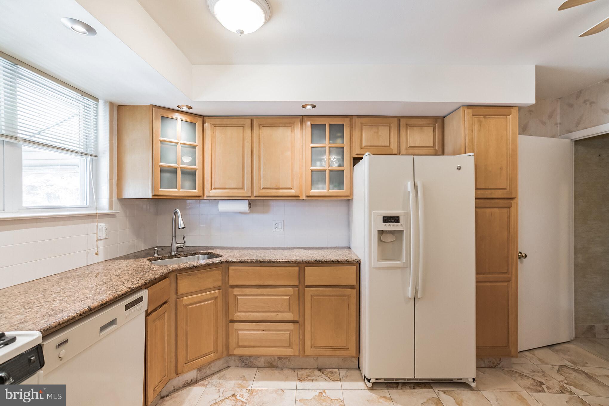 827 Avon Road Philadelphia, PA 19116 - Photo 14 of 31 Updated Kitchen