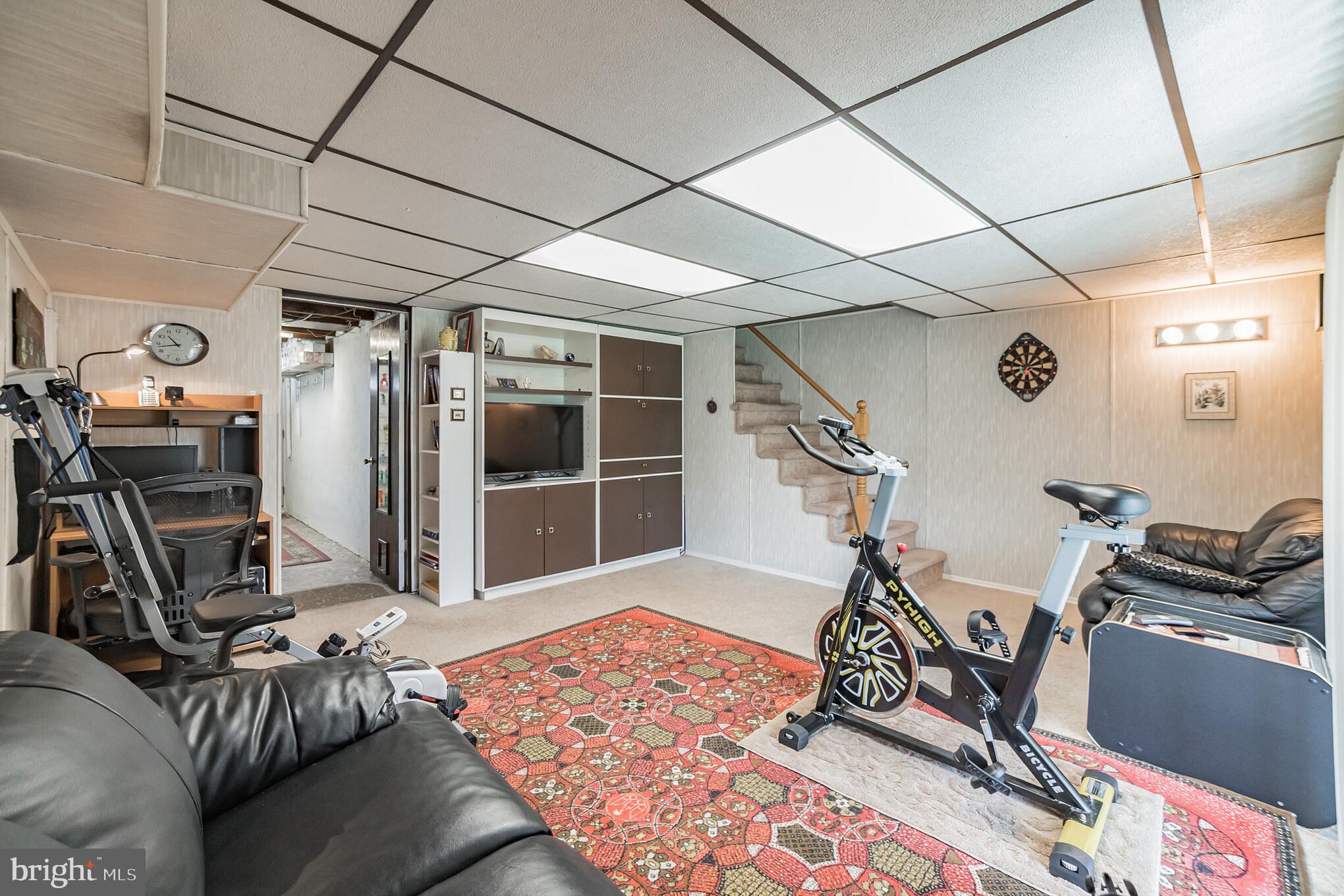 827 Avon Road Philadelphia, PA 19116 - Photo 28 of 31