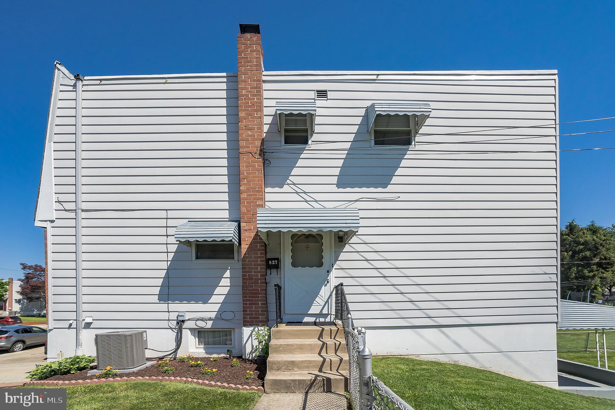827 Avon Road Philadelphia, PA 19116 - Photo 4 of 31 Side entry