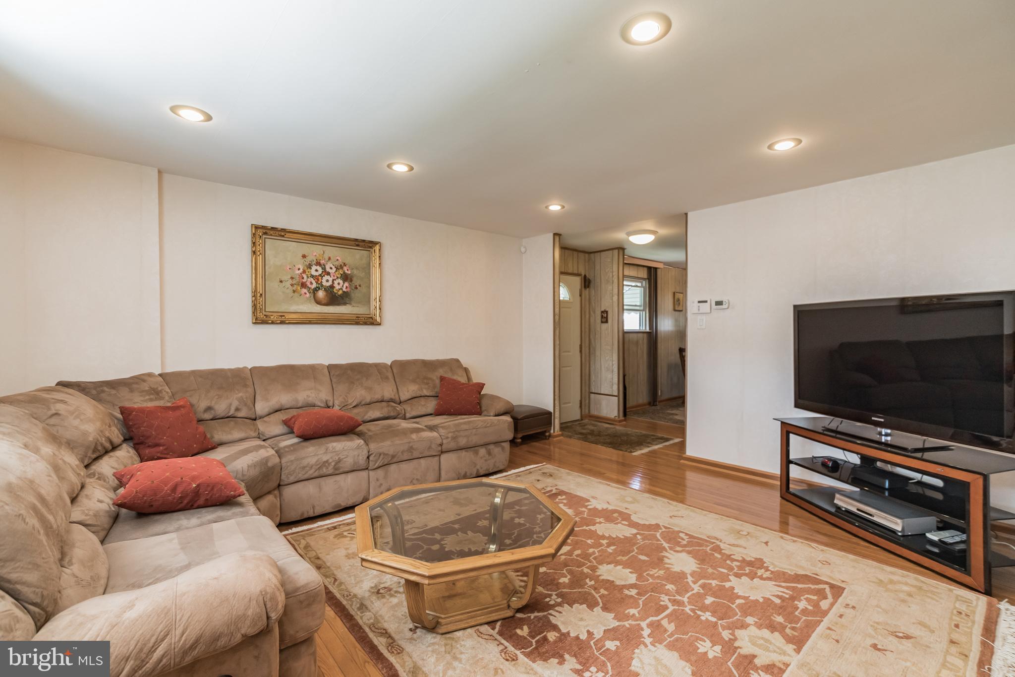 827 Avon Road Philadelphia, PA 19116 - Photo 10 of 31