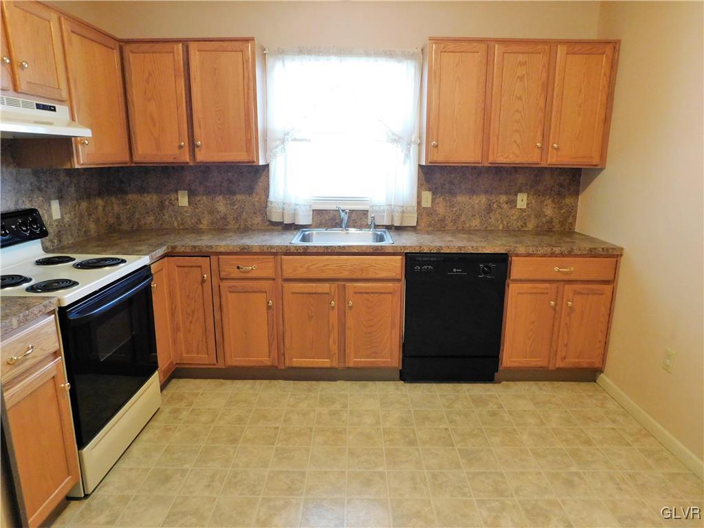 822 Atlas Road Northampton, PA 18067 - Photo 4 of 17 Gallery Image 4