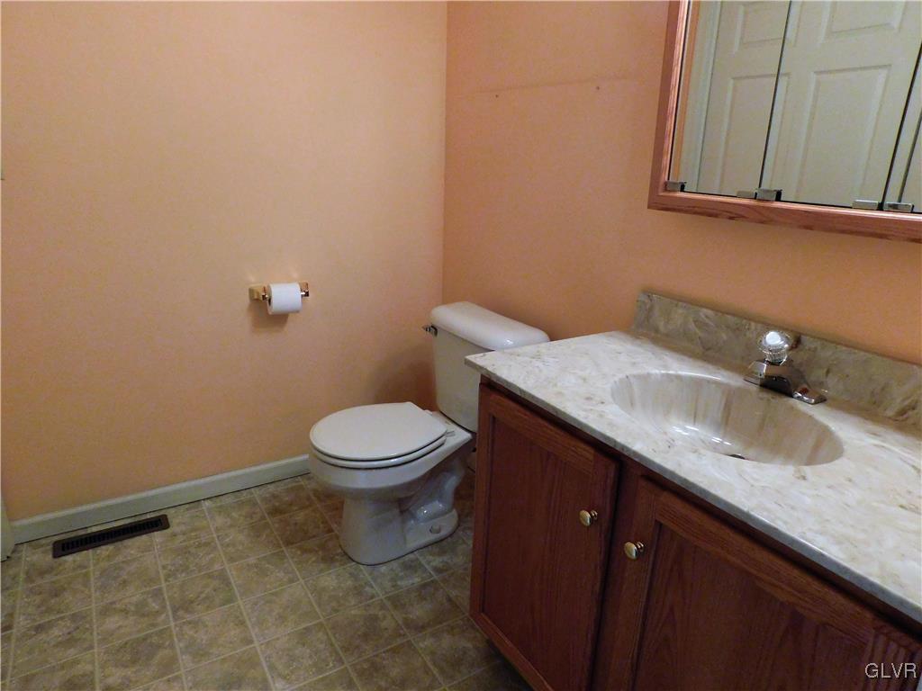 822 Atlas Road Northampton, PA 18067 - Photo 8 of 17 Gallery Image 8