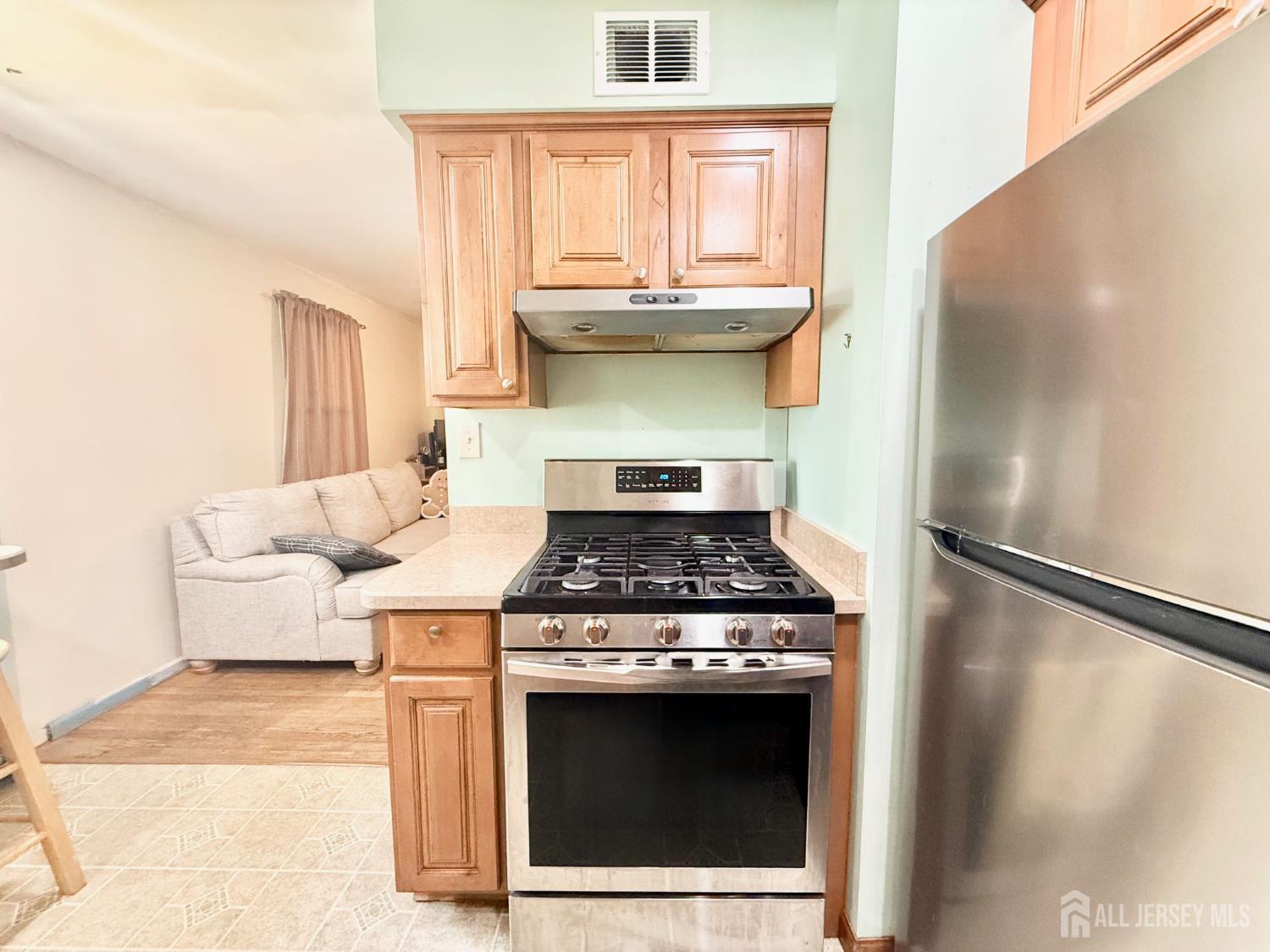 105 Old Post Road Edison, NJ 08817 - Photo 4 of 20