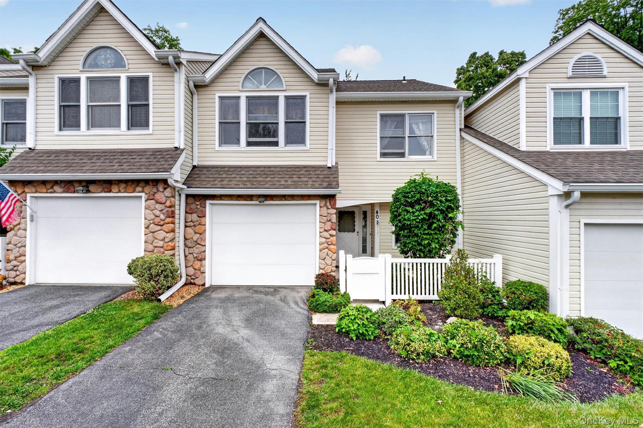 40 Spruce Ridge Drive Fishkill, NY 12524 - Photo 2 of 35