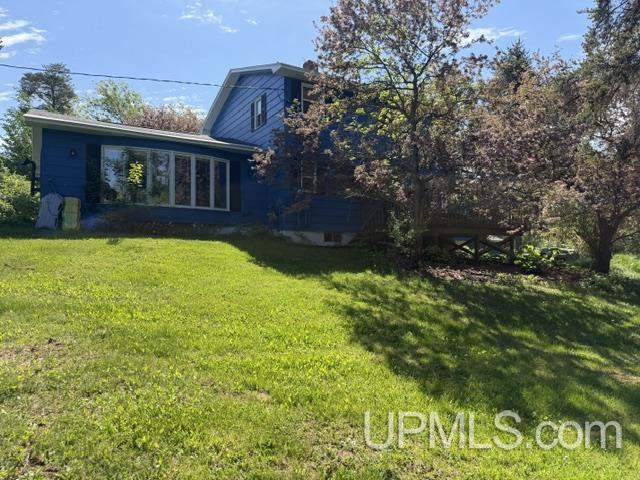 1435 Odanah Road Hurley, WI 54534 - Photo 4 of 41
