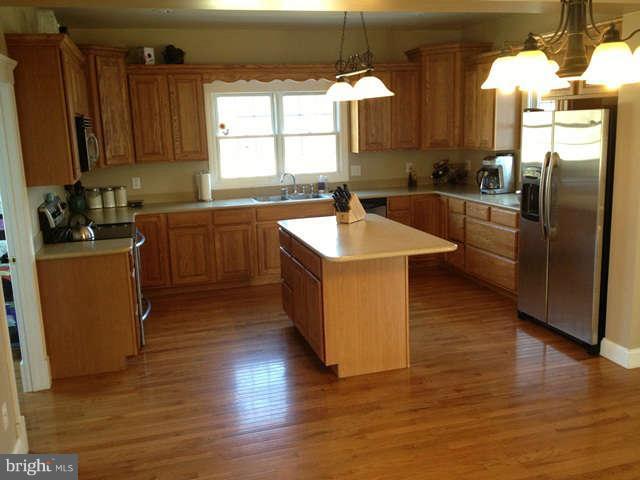 1071 South Childs Road Kearneysville, WV 25430 - Photo 2 of 30 Kitchen