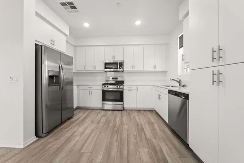 $580,000 | 5284 Beachfront Cove, Unit 245, San Diego, CA 92154