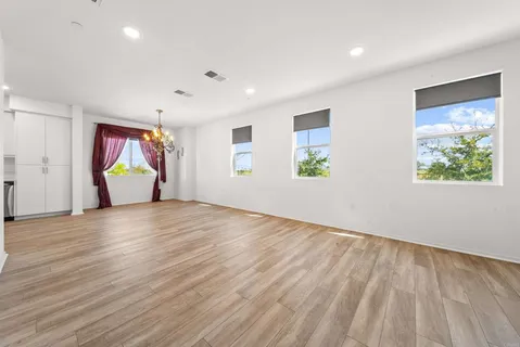 $580,000 | 5284 Beachfront Cove, Unit 245, San Diego, CA 92154