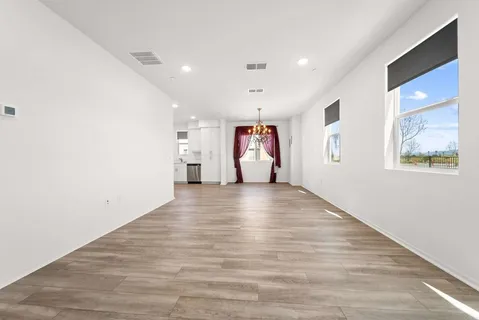 $580,000 | 5284 Beachfront Cove, Unit 245, San Diego, CA 92154