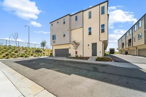 $580,000 | 5284 Beachfront Cove, Unit 245, San Diego, CA 92154