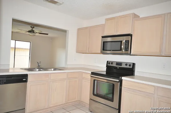 $1,595 | 16535 Blanco Key, San Antonio, TX 78247