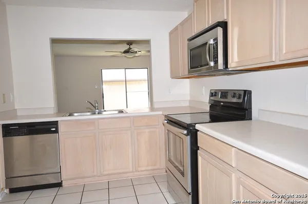 $1,595 | 16535 Blanco Key, San Antonio, TX 78247