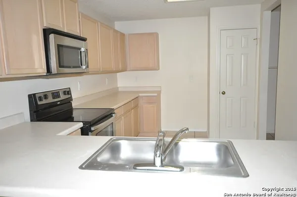 $1,595 | 16535 Blanco Key, San Antonio, TX 78247