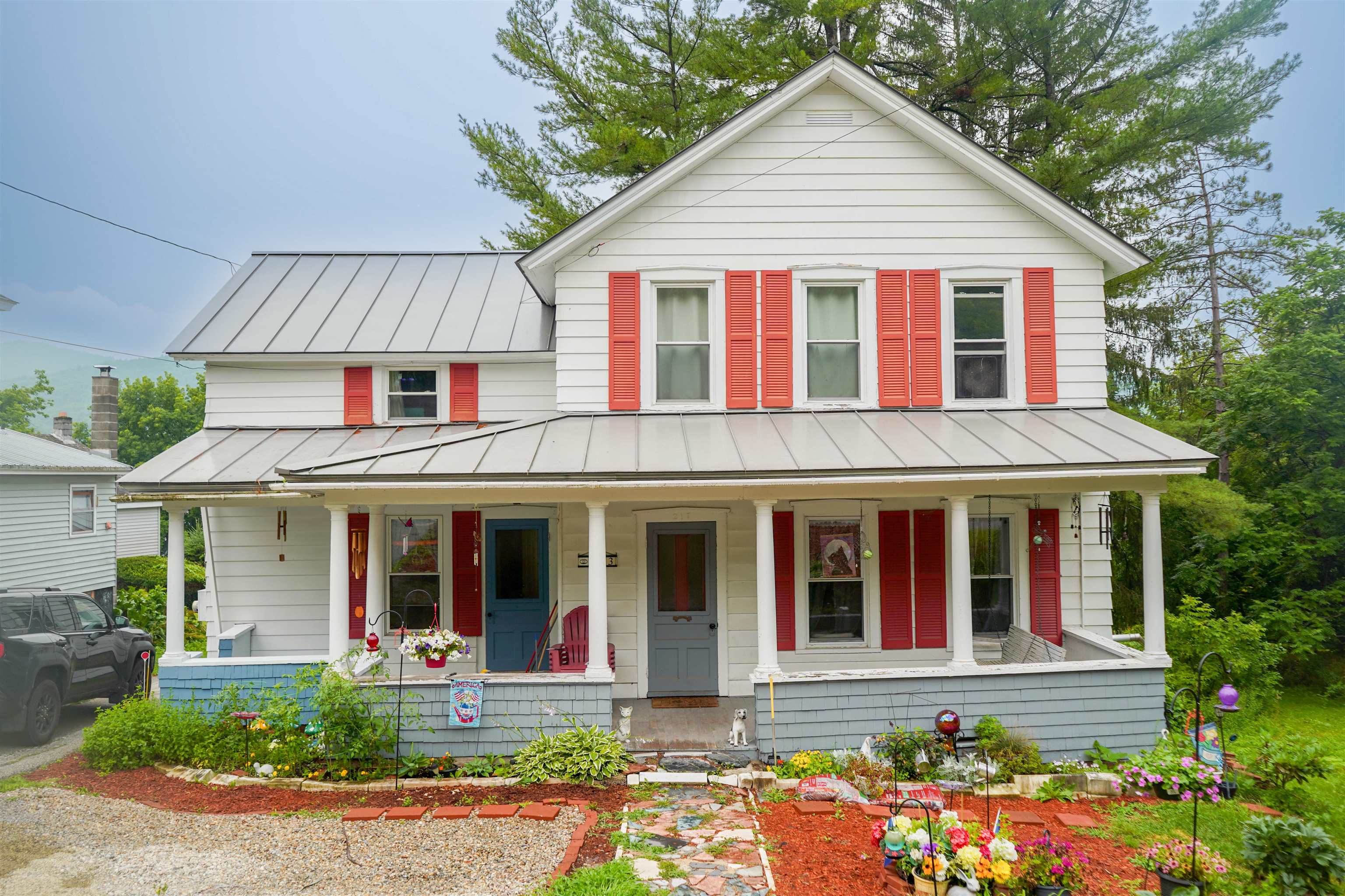543 Pleasant Street West Rutland, VT 05777 - Photo 2 of 30