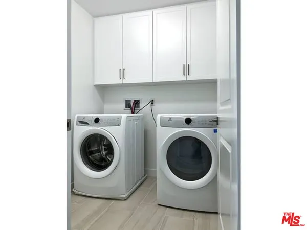 $3,695 | 7105 Tampa Avenue, Unit 7113, Reseda, CA 91335