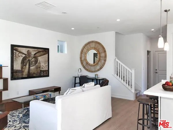 $3,695 | 7105 Tampa Avenue, Unit 7113, Reseda, CA 91335