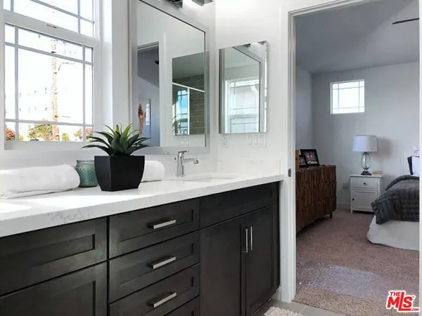 $3,695 | 7105 Tampa Avenue, Unit 7113, Reseda, CA 91335