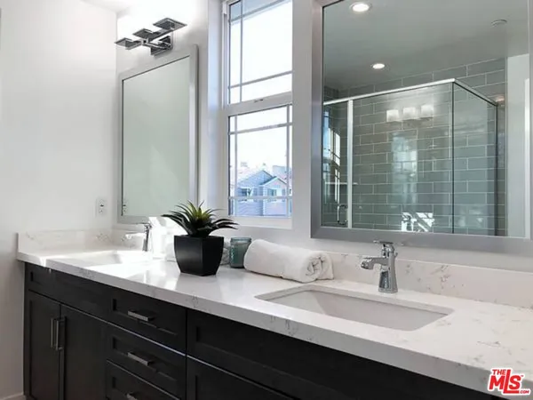 $3,695 | 7105 Tampa Avenue, Unit 7113, Reseda, CA 91335