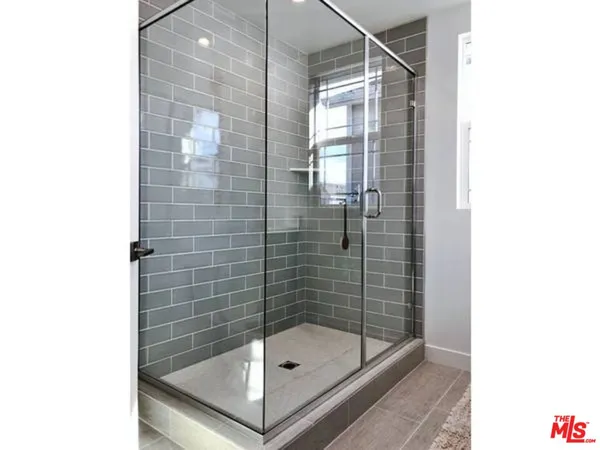 $3,695 | 7105 Tampa Avenue, Unit 7113, Reseda, CA 91335
