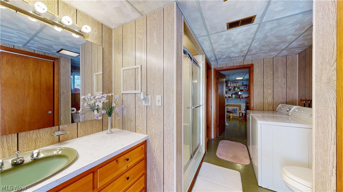 976 Braun Road Belpre, OH 45714 - Photo 41 of 48 BATHROOM OFF LOWER LEVEL LAUNDRY