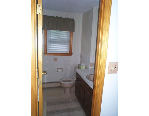 34 Puritan Road Salem, MA 01970 - Photo 12 of 30 Gallery Image 12