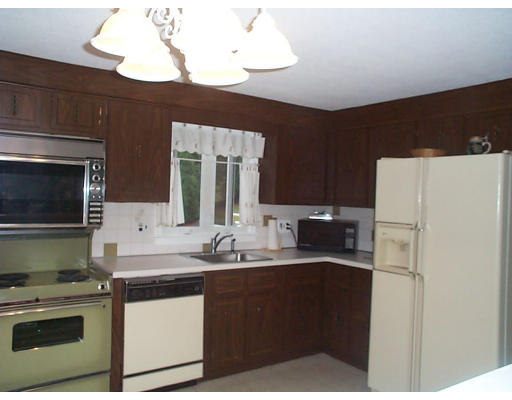34 Puritan Road Salem, MA 01970 - Photo 4 of 30 Gallery Image 4