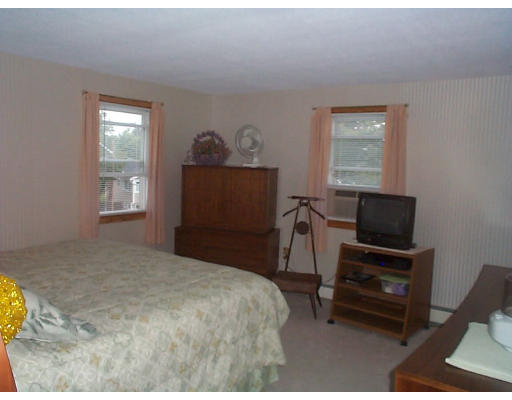 34 Puritan Road Salem, MA 01970 - Photo 5 of 30 Gallery Image 5