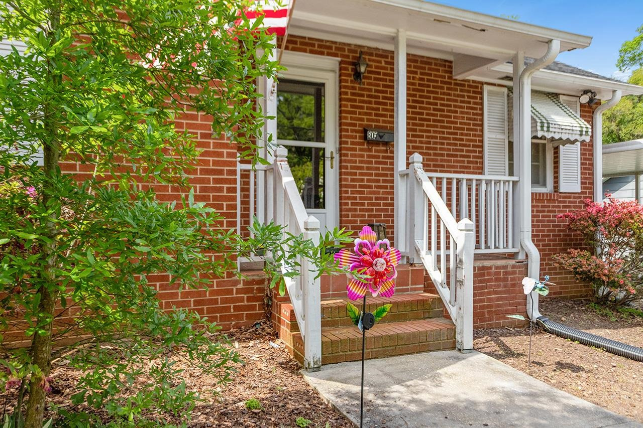 805 North King Charles Road Raleigh, NC 27610 - Photo 5 of 31 Photo 5