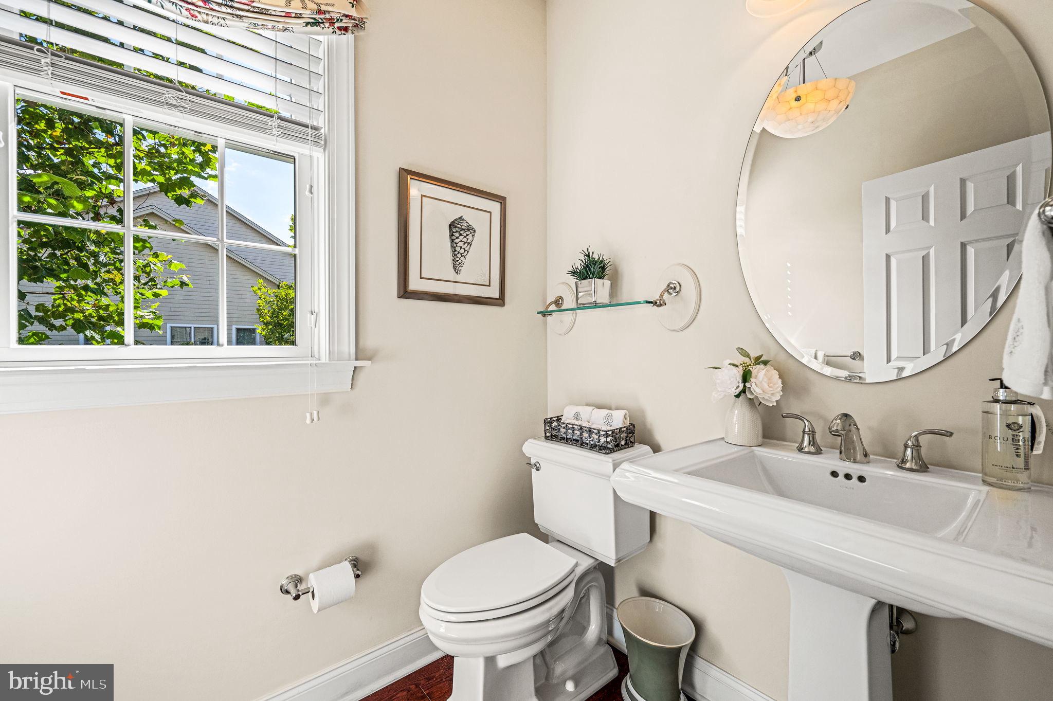 3807 Liseter Road Newtown Square, PA 19073 - Photo 16 of 97 Powder Room