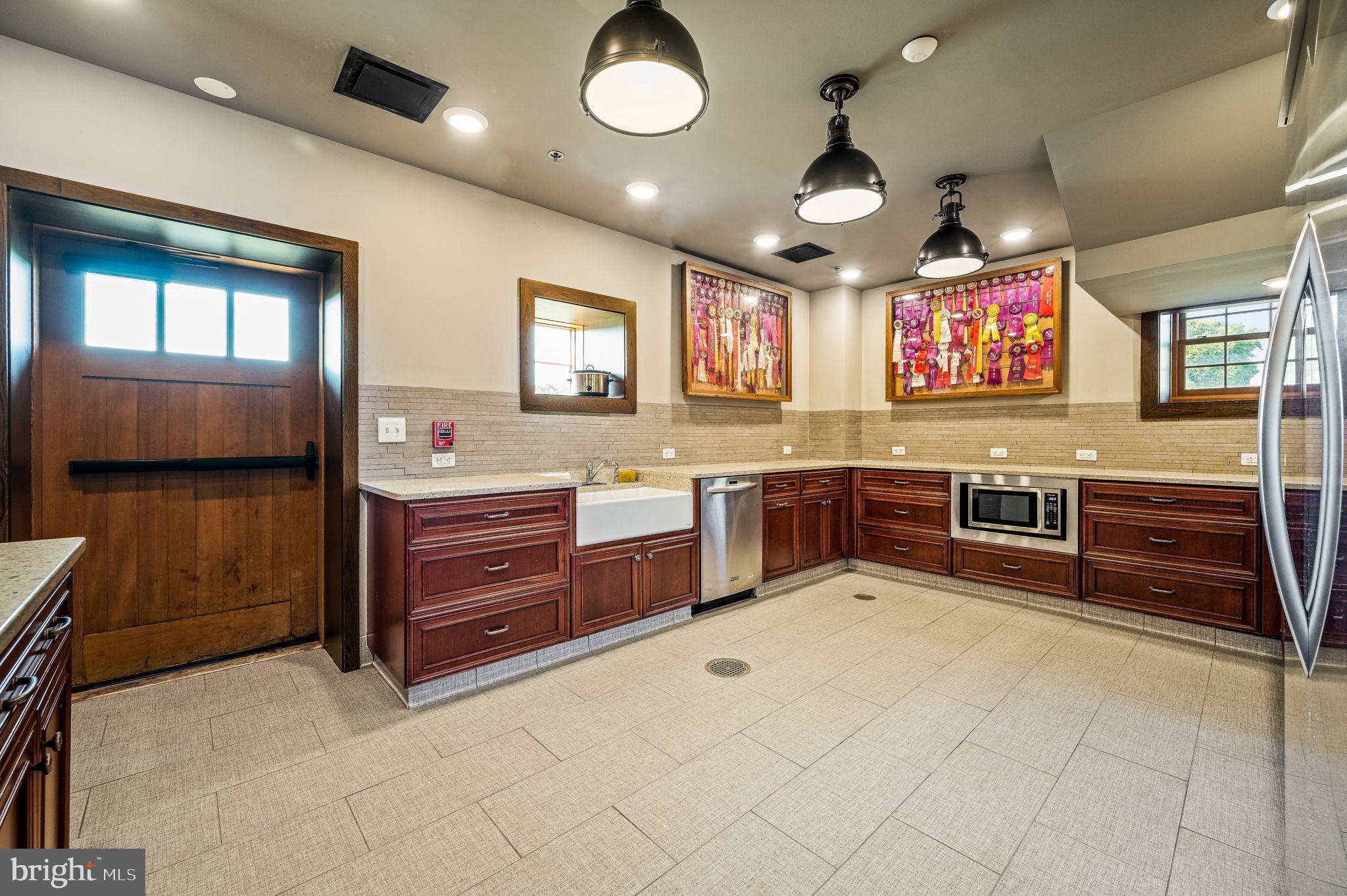 3807 Liseter Road Newtown Square, PA 19073 - Photo 72 of 97 Kitchen in Barn