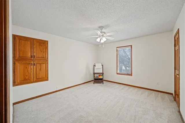 $300,000 | 1023 Bordner Drive, Lee's Summit, MO 64081