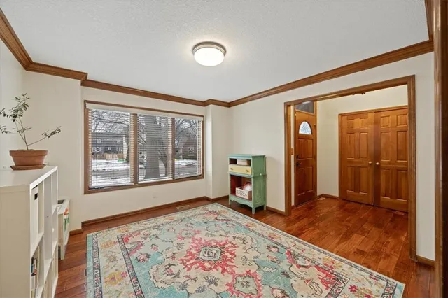 $300,000 | 1023 Bordner Drive, Lee's Summit, MO 64081