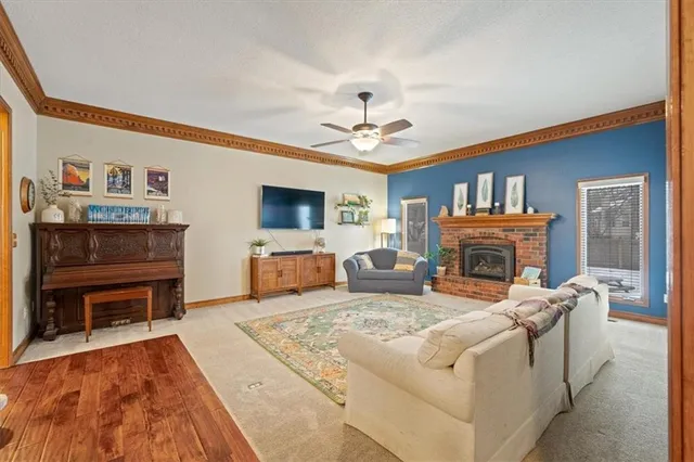 $300,000 | 1023 Bordner Drive, Lee's Summit, MO 64081