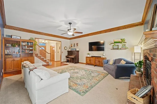 $300,000 | 1023 Bordner Drive, Lee's Summit, MO 64081