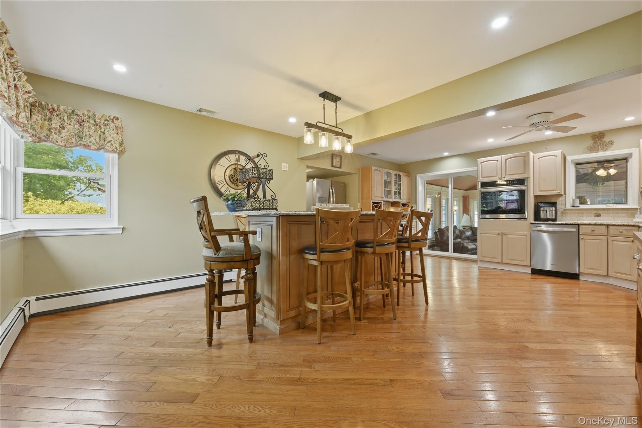 19 Berkshire Road Bethpage, NY 11714 - Photo 4 of 42 Kitchen Island