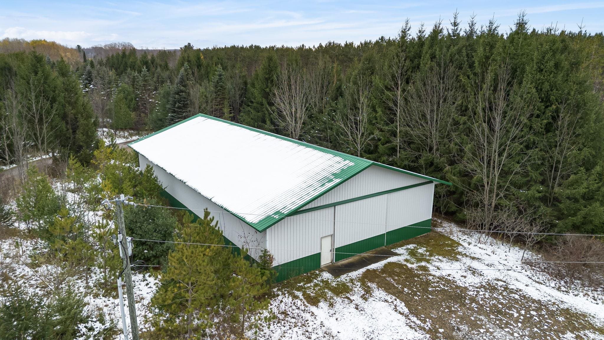 130 South Peninsula Road East Jordan, MI 49727 - Photo 18 of 94