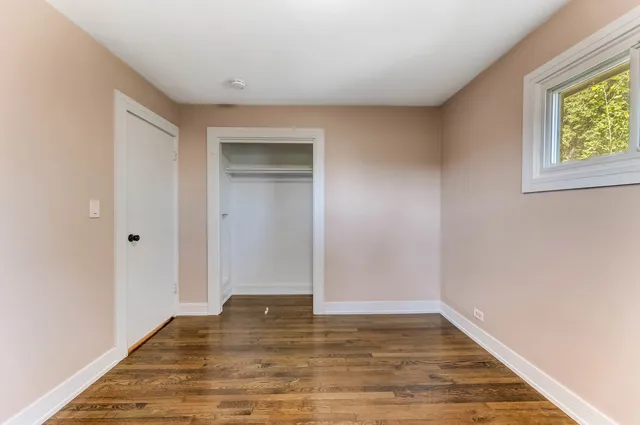 $159,900 | 2859 Stafford Drive, Markham, IL 60428