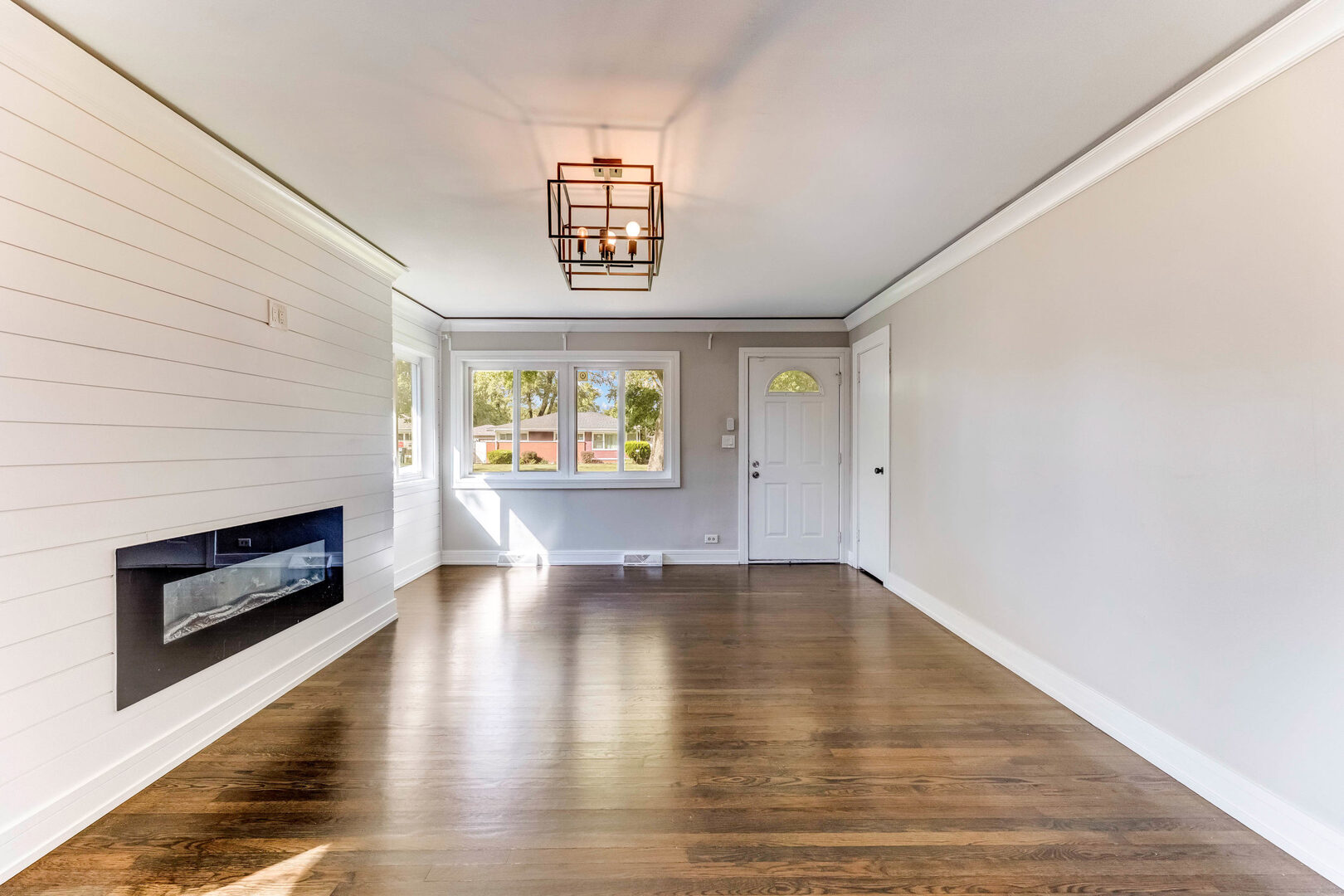 2859 Stafford Drive Markham, IL 60428 - Photo 4 of 19