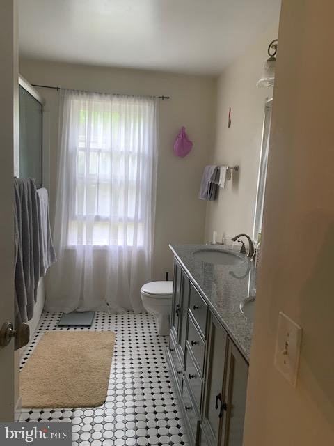9801 Bronte Drive Fairfax, VA 22032 - Photo 21 of 36 Hall Bath - Dual sink vanity ( previous picture)